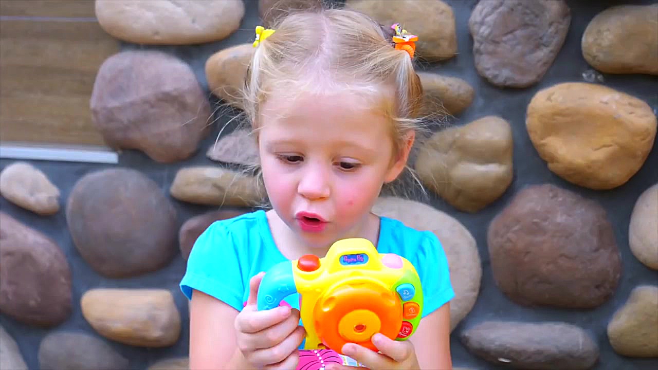 ناستیا و بابایی توی باغ شگفتان...