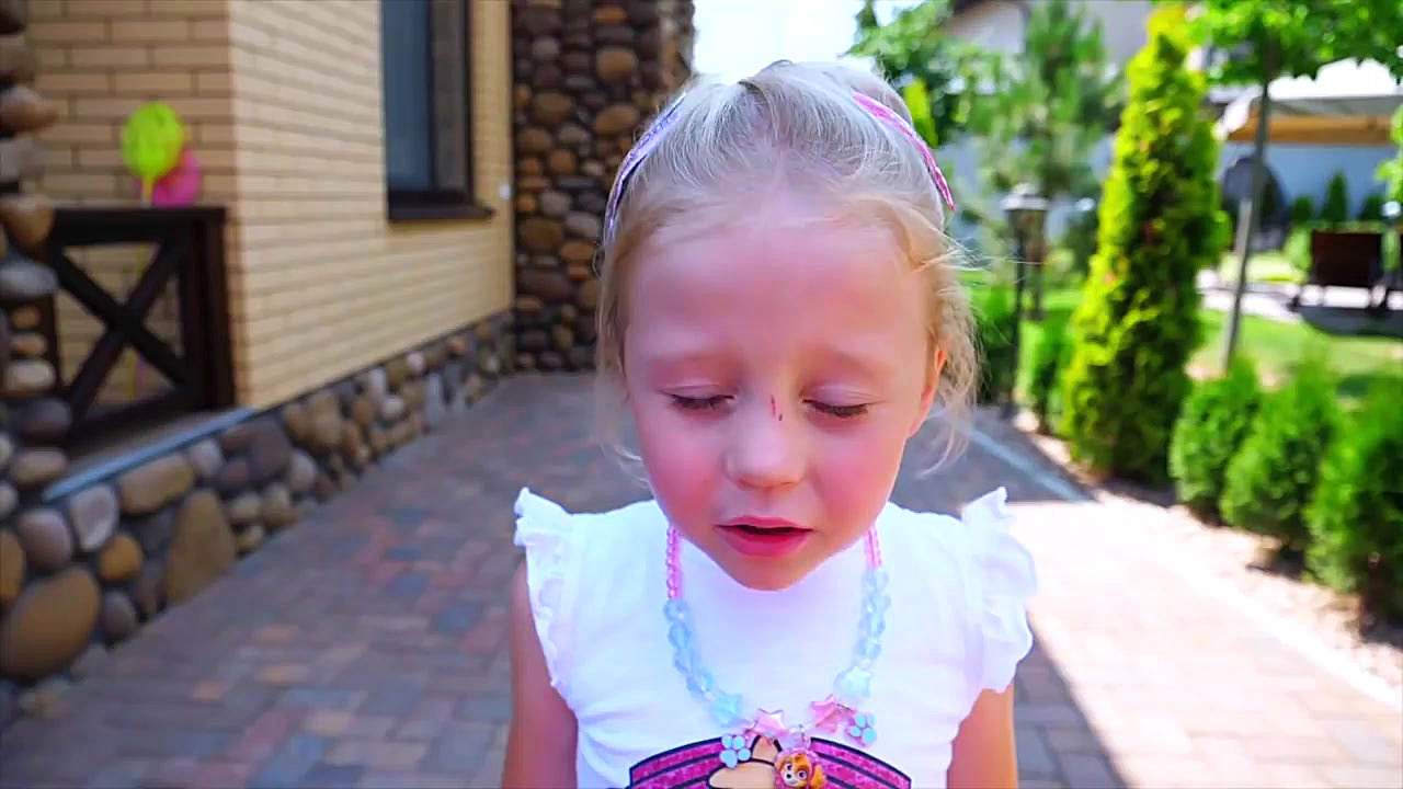 استیسی یه خونه اسباب بازی جدید...