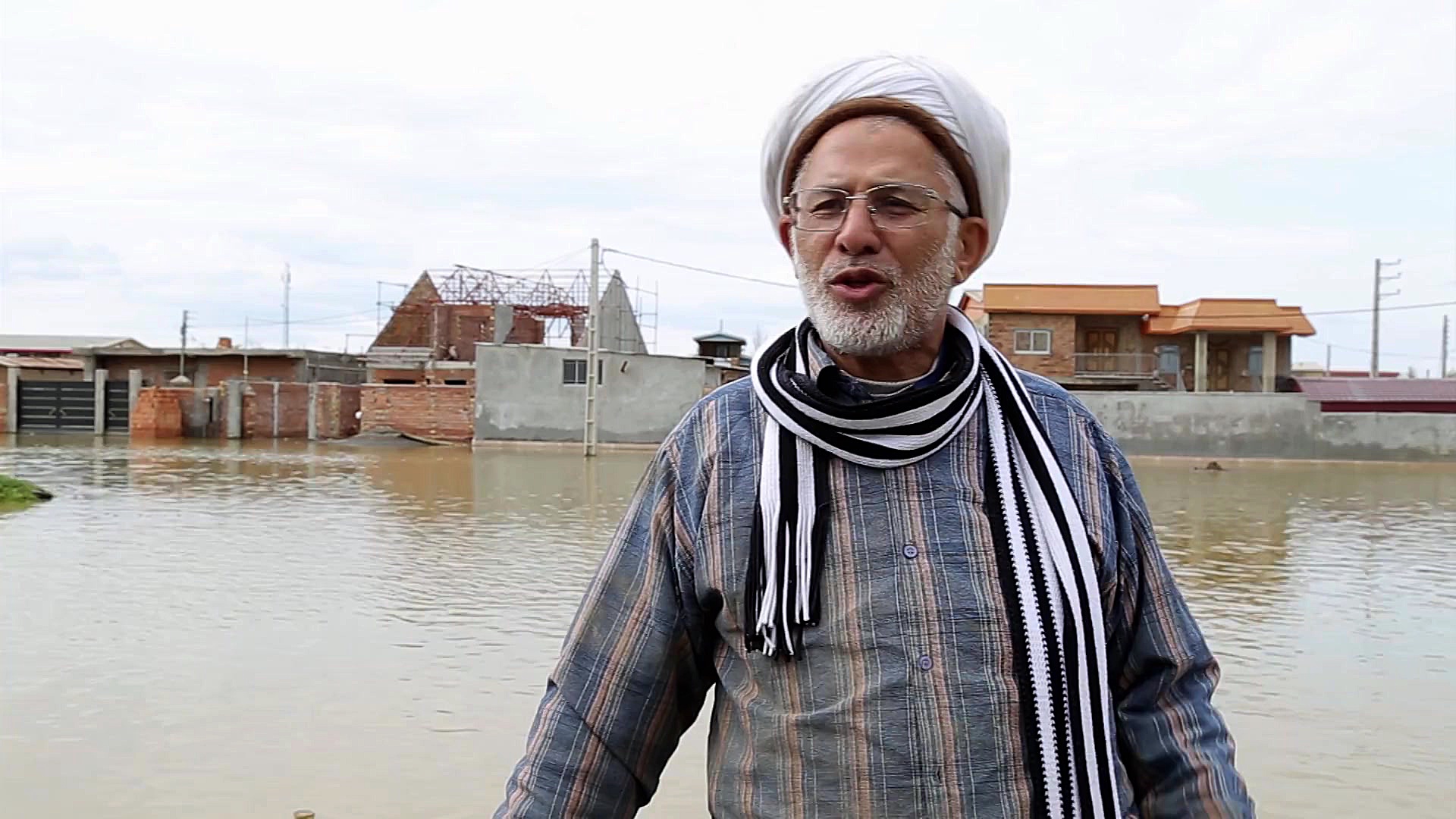 آدم های بحران 3 | قهرمان دنیای...