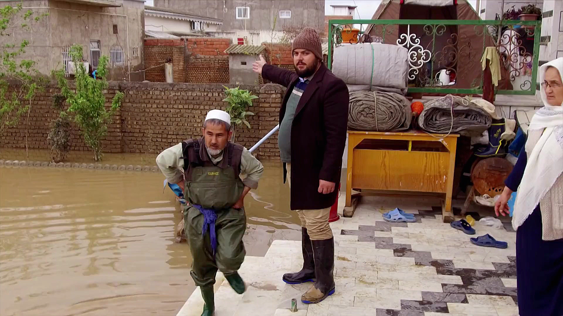 آدم های بحران 5 | قهرمان دنیای...