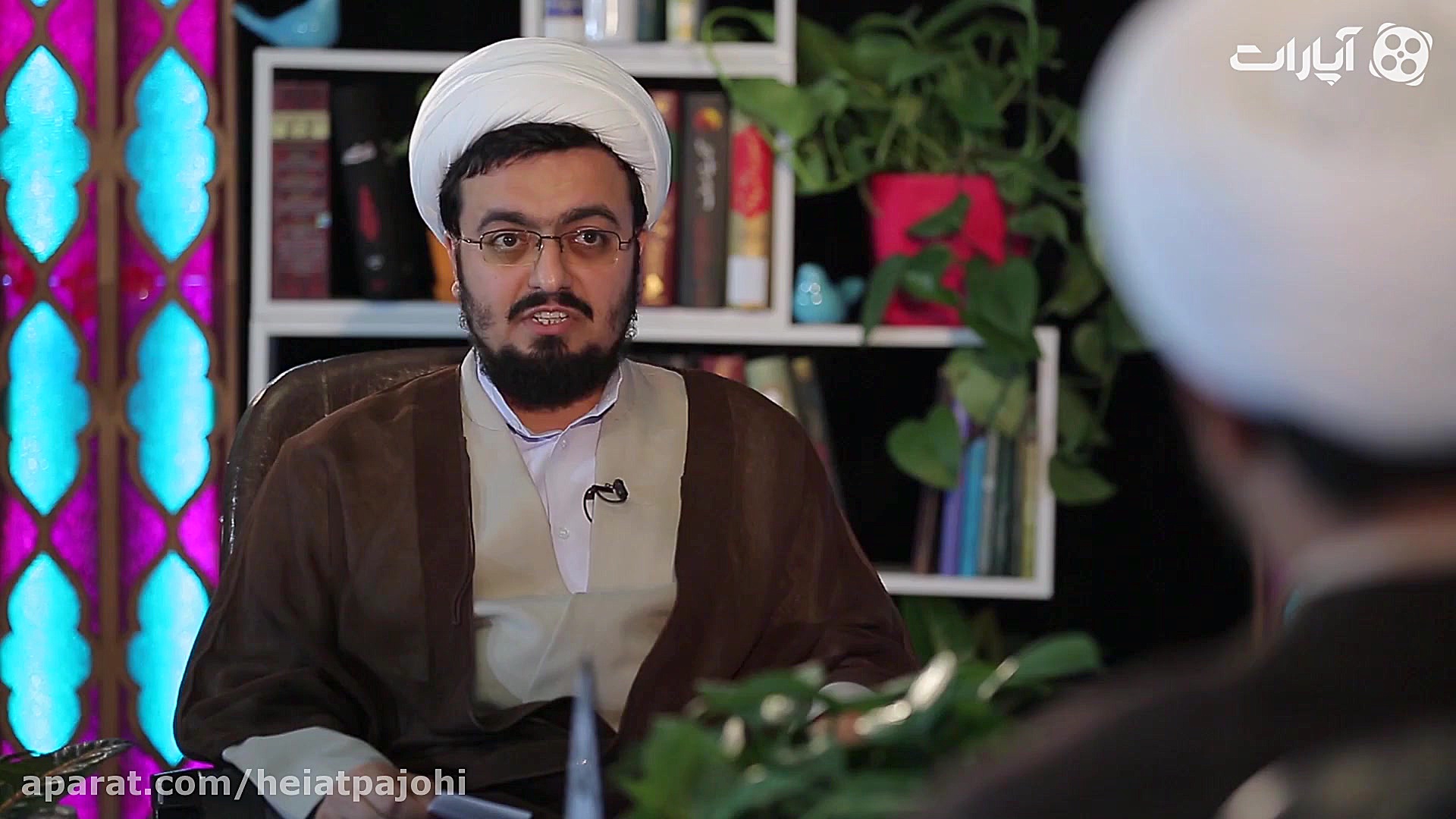بررسی الگوی تعامل هیأت های مذه...