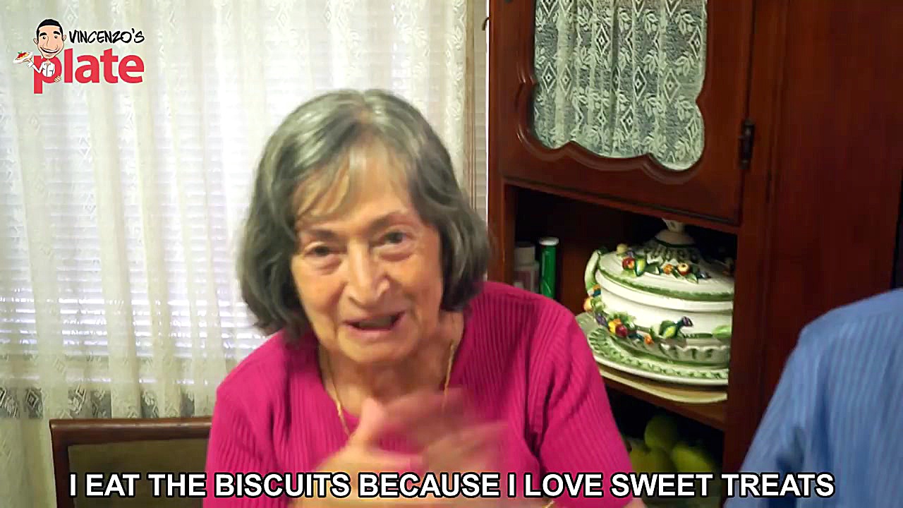 با استفاده از دستگاه قهوه اسپر...