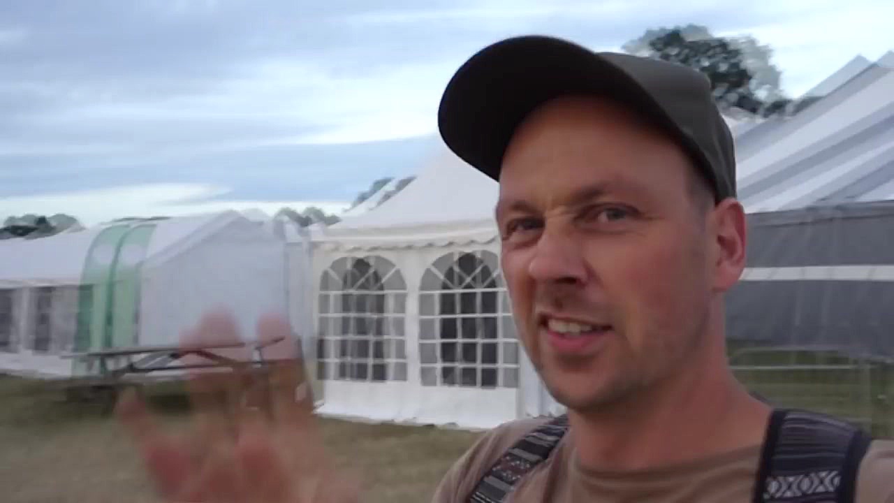  COUNTRY FAIR FESTIVAL IS MEGA...