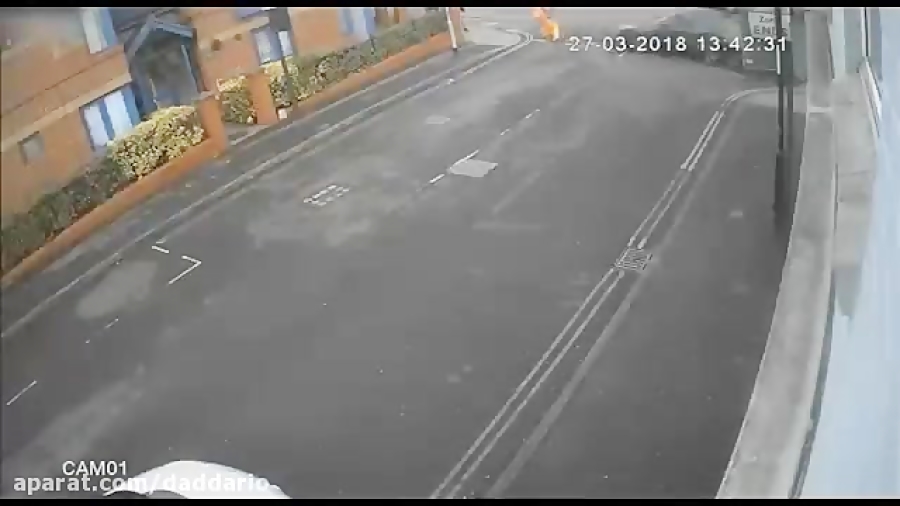 تصادف با دیوار به دلیل ویراژ د...