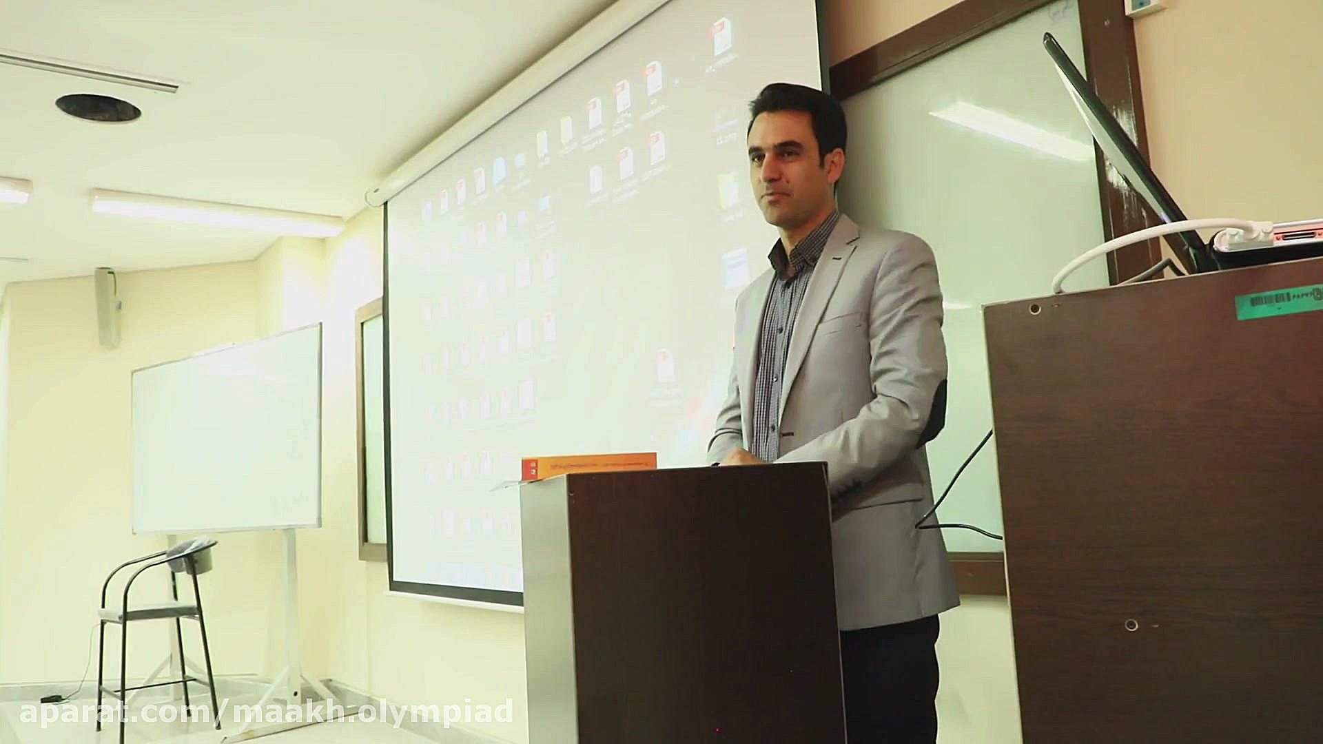 گزارش کامل رونمایی کتاب در دان...