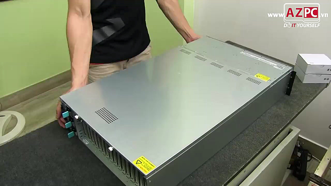 رایانه ای با 16 کارت گرافیک، 4...