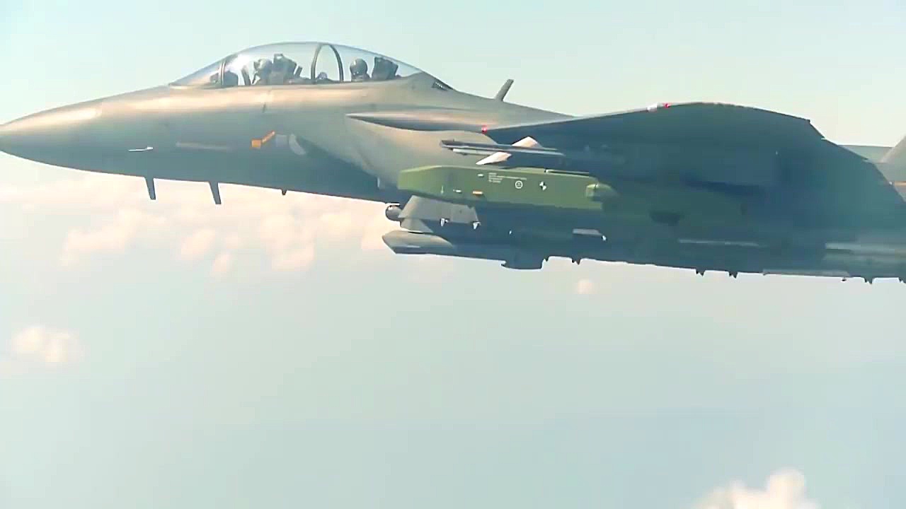 پرتاب موشک کروز سنگرشکن تا لحظ...