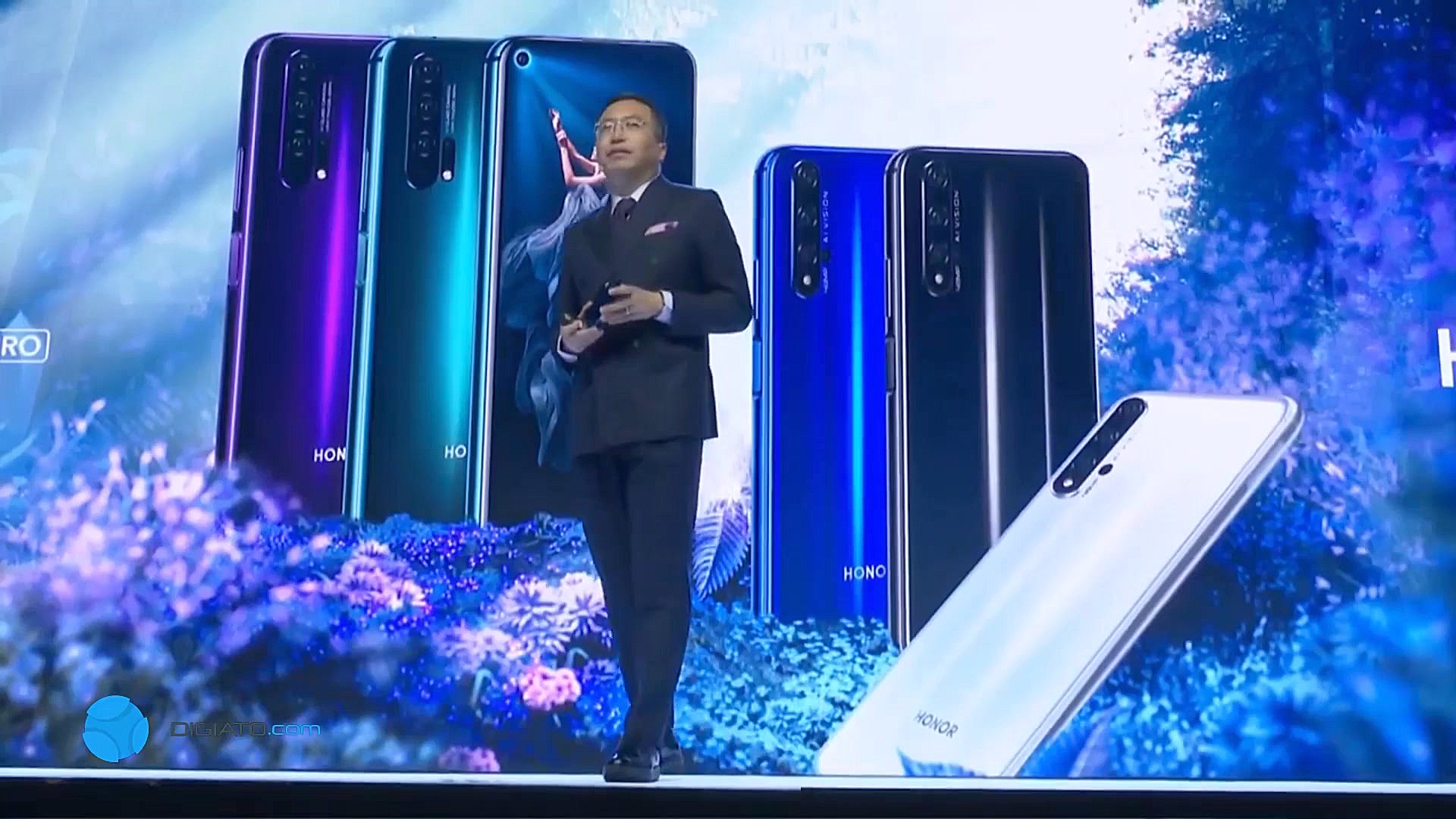 مراسم رونمایی از گوشی پرچمدار...