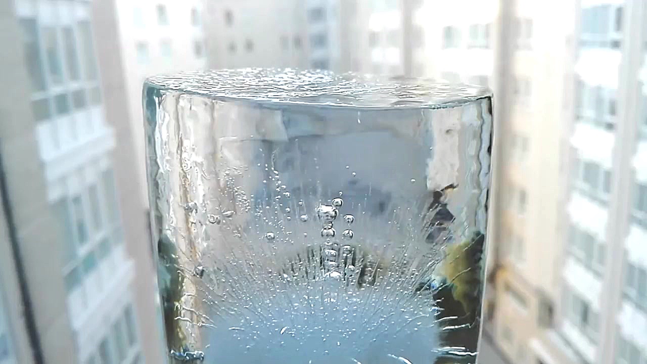 Bola al Rojo sobre Hielo trans...