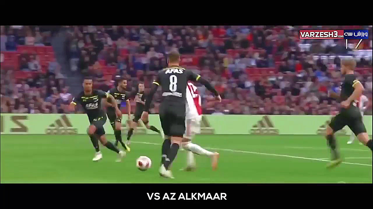 تحقیر بازیکنان توسط حکیم زیاش...