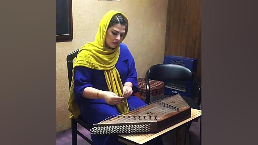 سنتور زني شاد و فوق العاده ملي...