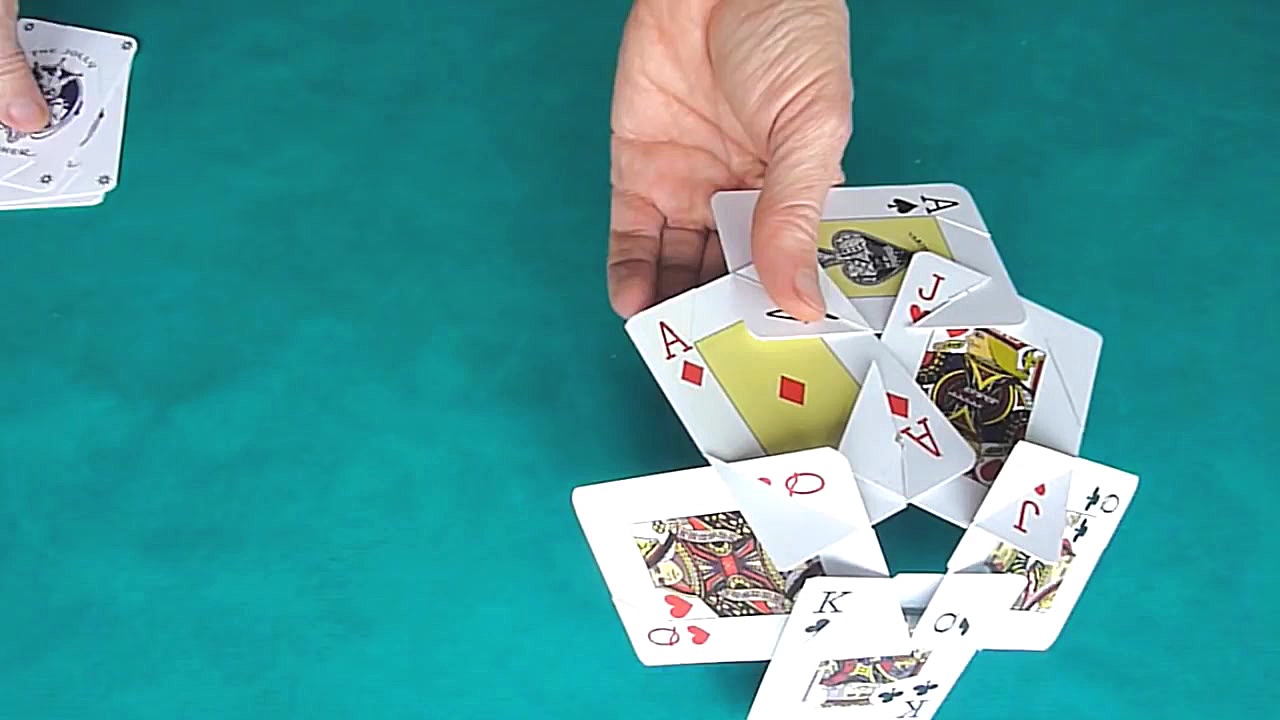 Haz una Bola con 30 Cartas