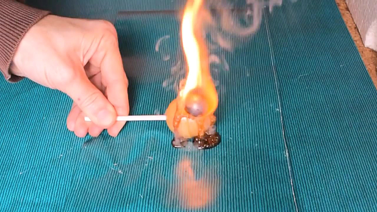 Bola al Rojo Vs. Chupa Chups