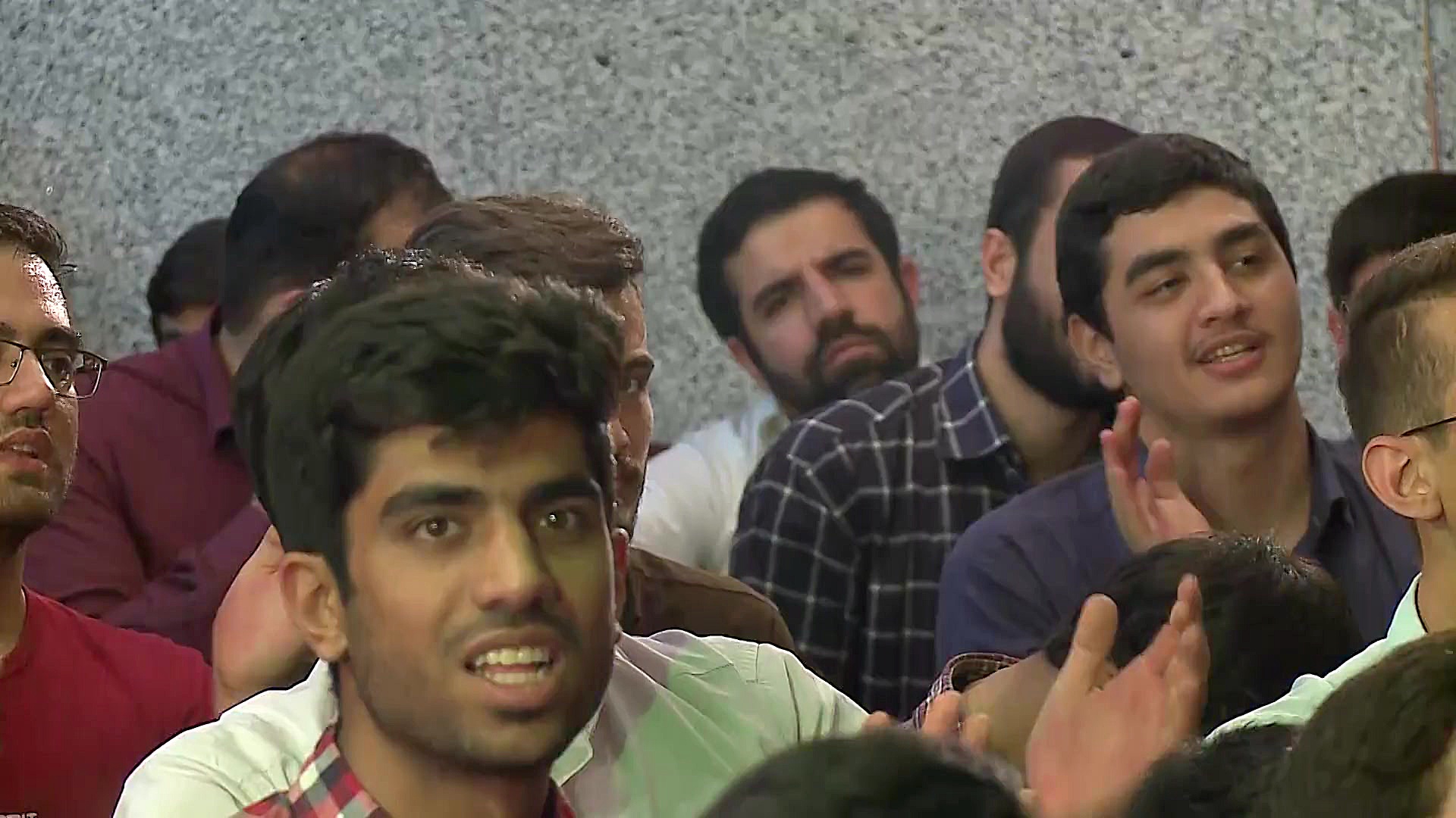 ( اذان )  کربلایی حسین طاهری