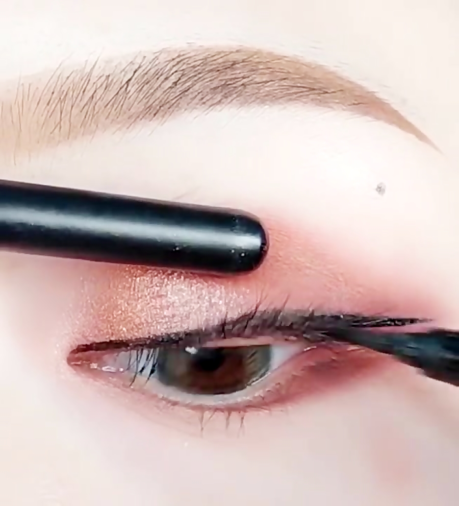 Beautiful Eye Makeup Tutorial...