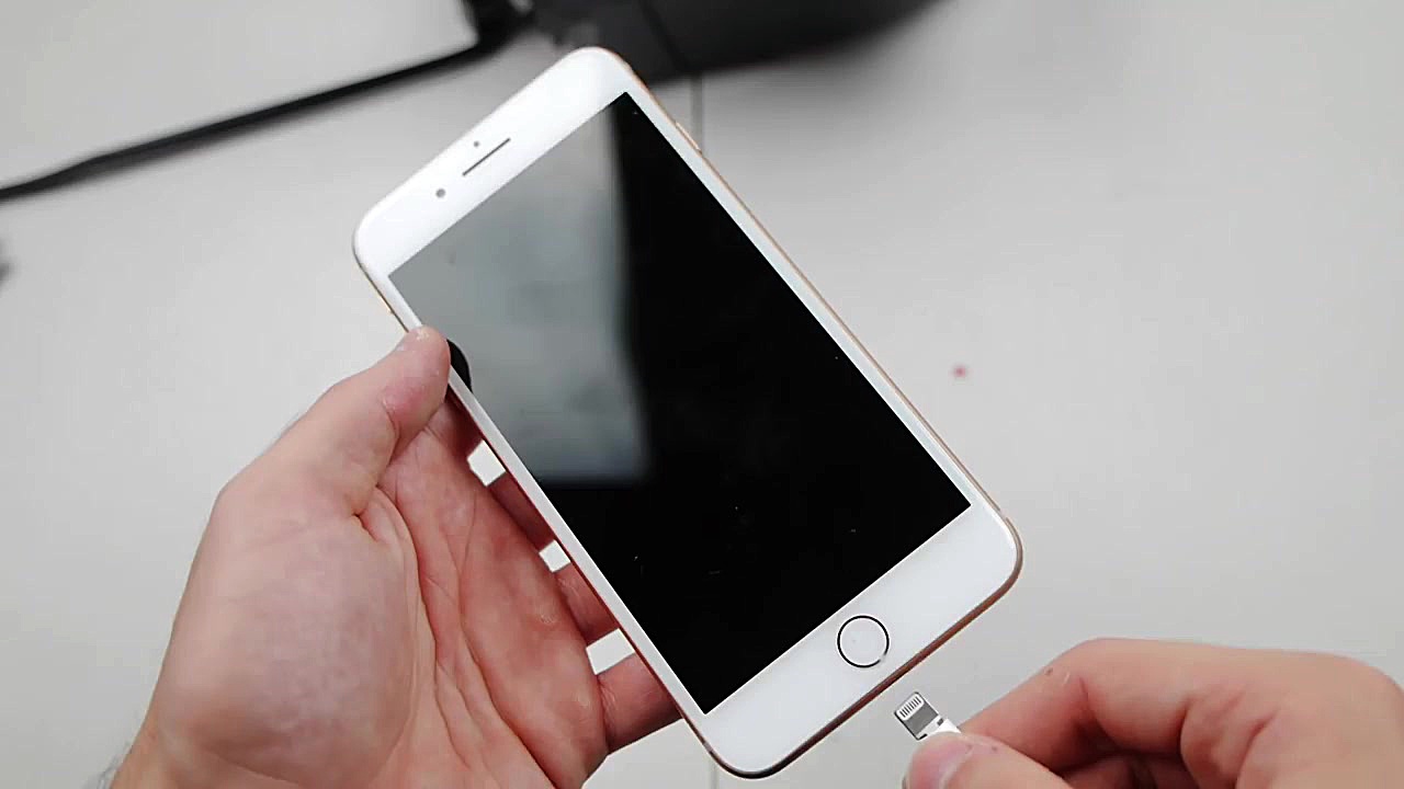 شکنجه آیفون iPhone 8 Plus vs W...