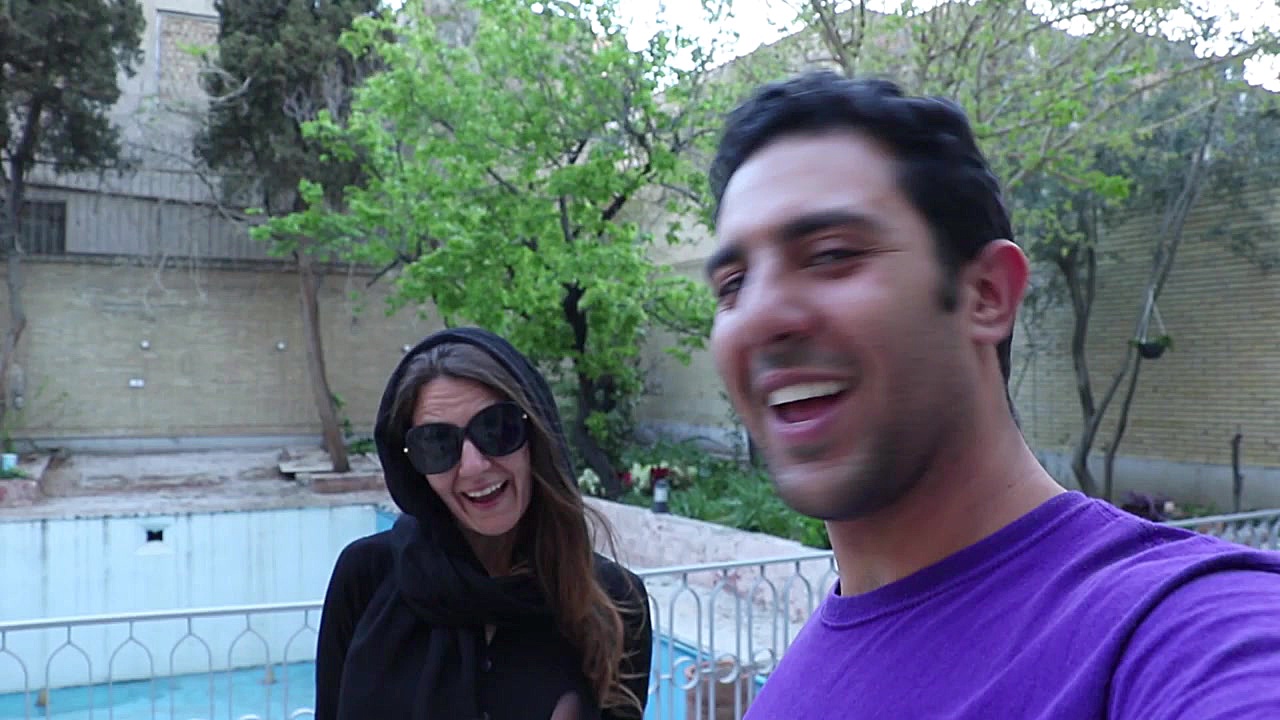 وقتی یه توریست آب هویج میخوره