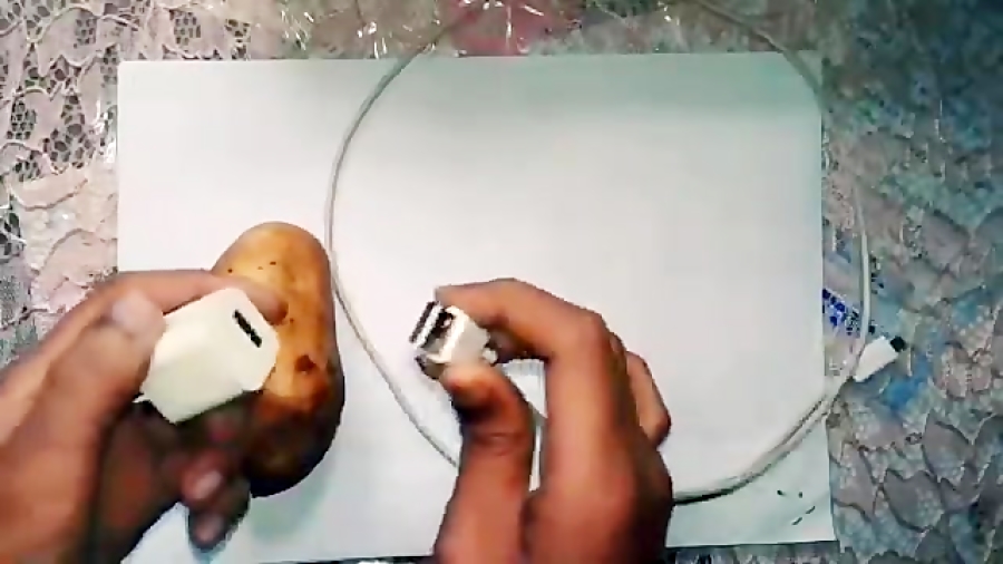 گوشی خود را با سیب زمینی شارز...