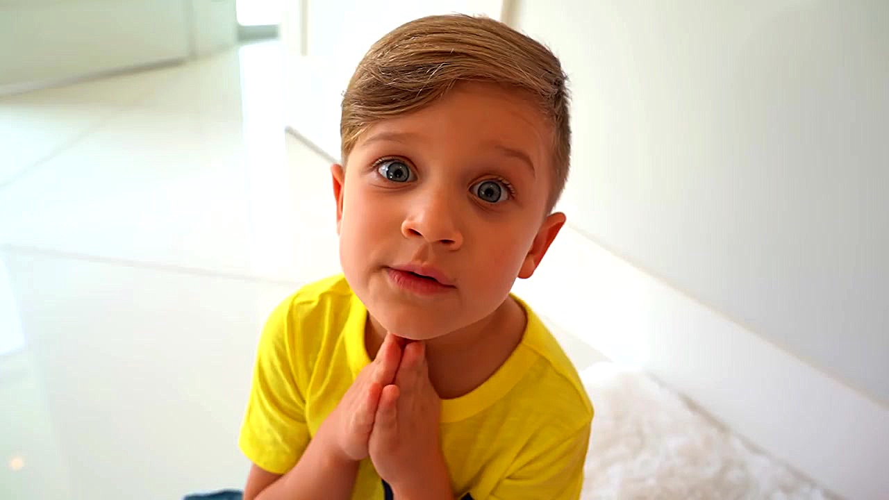 دایانا Pretend بازی لباس و اسب...