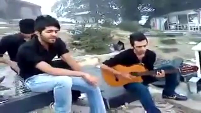 آواز خواندن بر مزار معشوقه،واق...