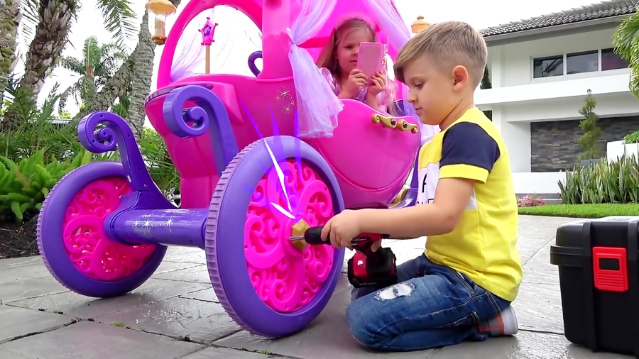 دایانا در شاهزاده خانم و بازی...