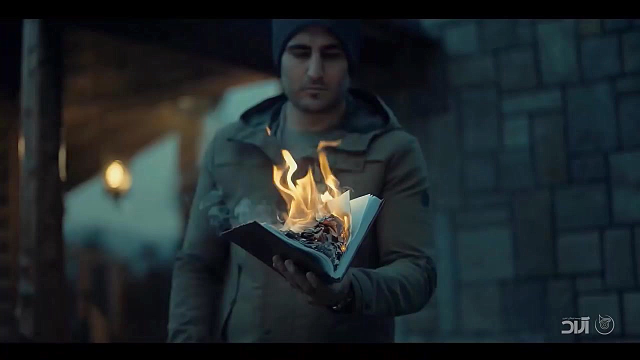 Shahab Mozaffari  30 Salegi  O...