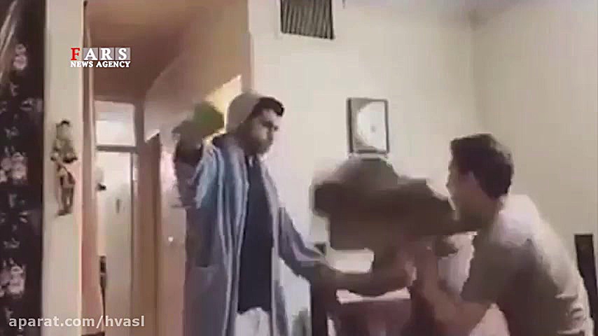 آگهی هم‌خانه خانم مجرد در دیوا...