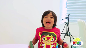 Ryan Pretend Play با اسباب باز...