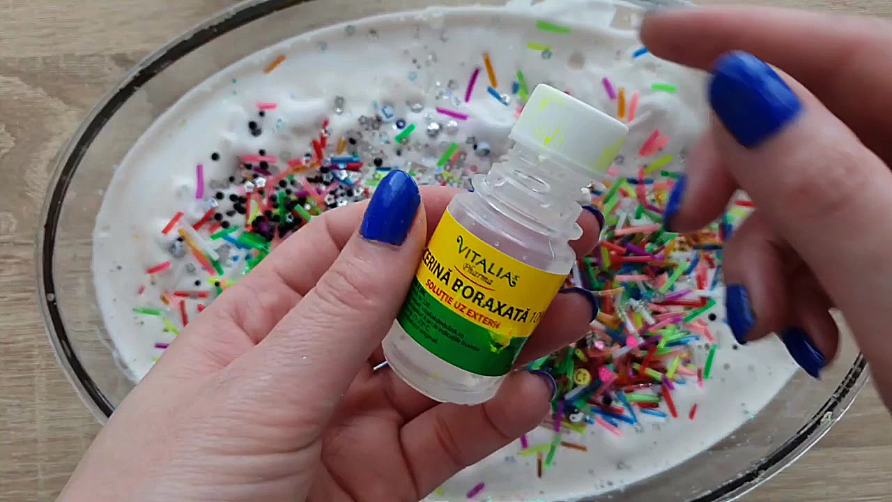 Making Slime with Bags and Sli...