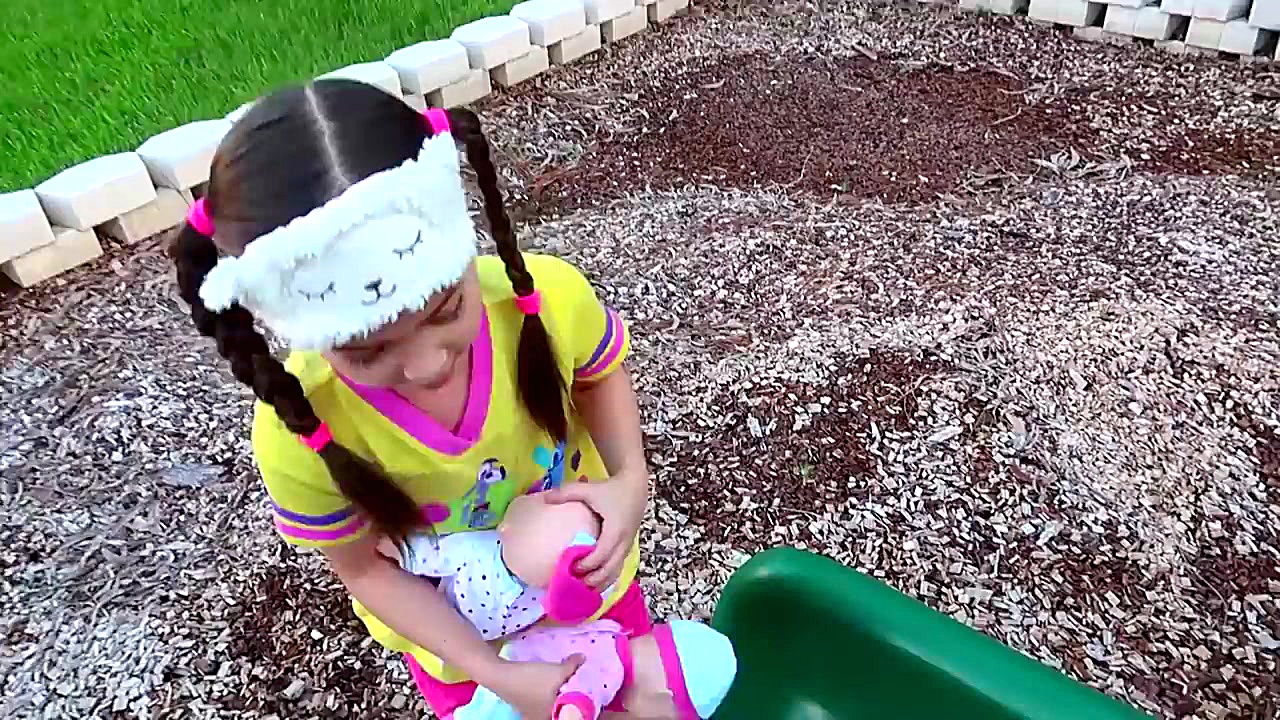 هایلی مامان عروسک هاش میشه و ا...