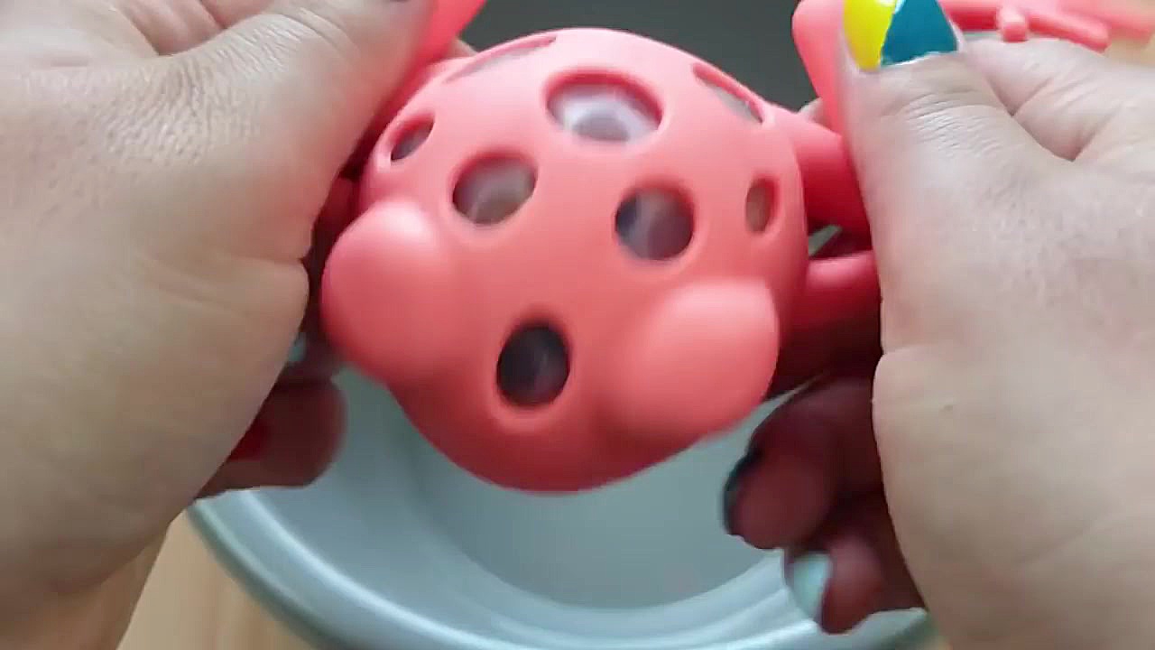 تركاندن توپ هاي ضد استرس ژله ا...