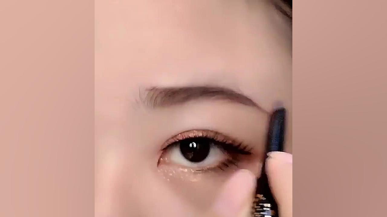 Beautiful Eye Makeup Tutorial...