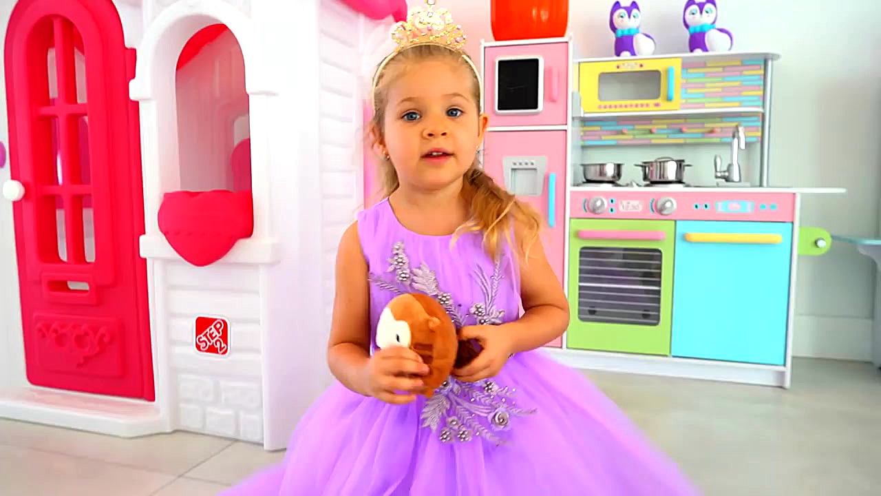 دایانا Pretend بازی با اسباب ب...