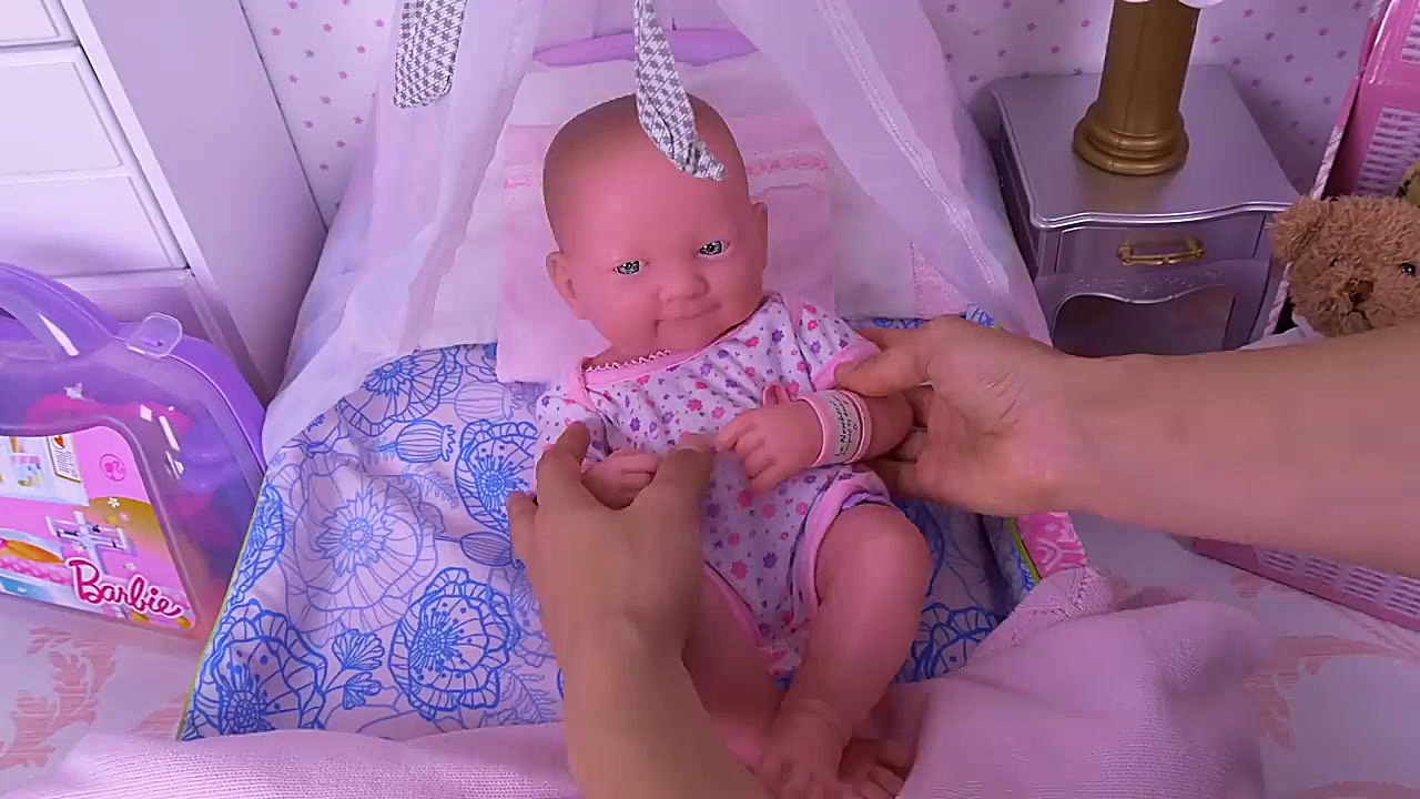 عروسک حمام در اسباب بازی عروسک...