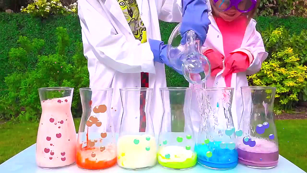 جنگ کاتیا و مکس با دایناسوری ک...