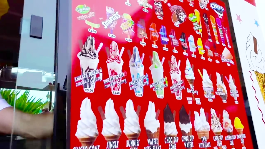 کاتیا و مکس در ماشین بستنی فرو...