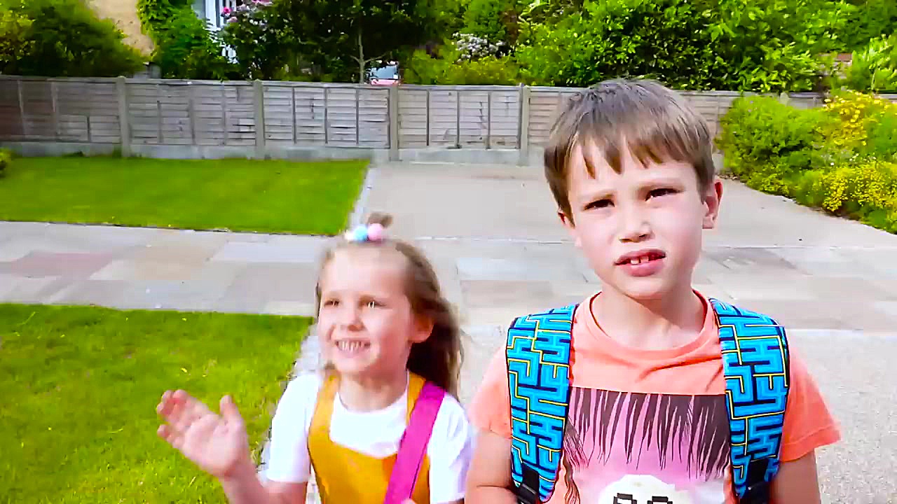 کاتیا و مکس در ماشین بستنی فرو...