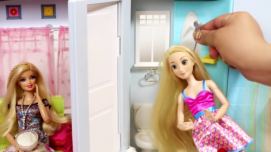 خانه عروسک باربی  وسایل باربی