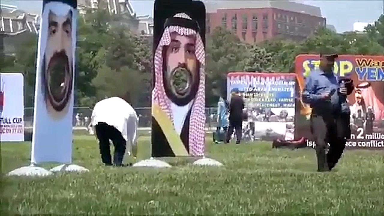 یمنی ها مقابل مزدوران سعودی