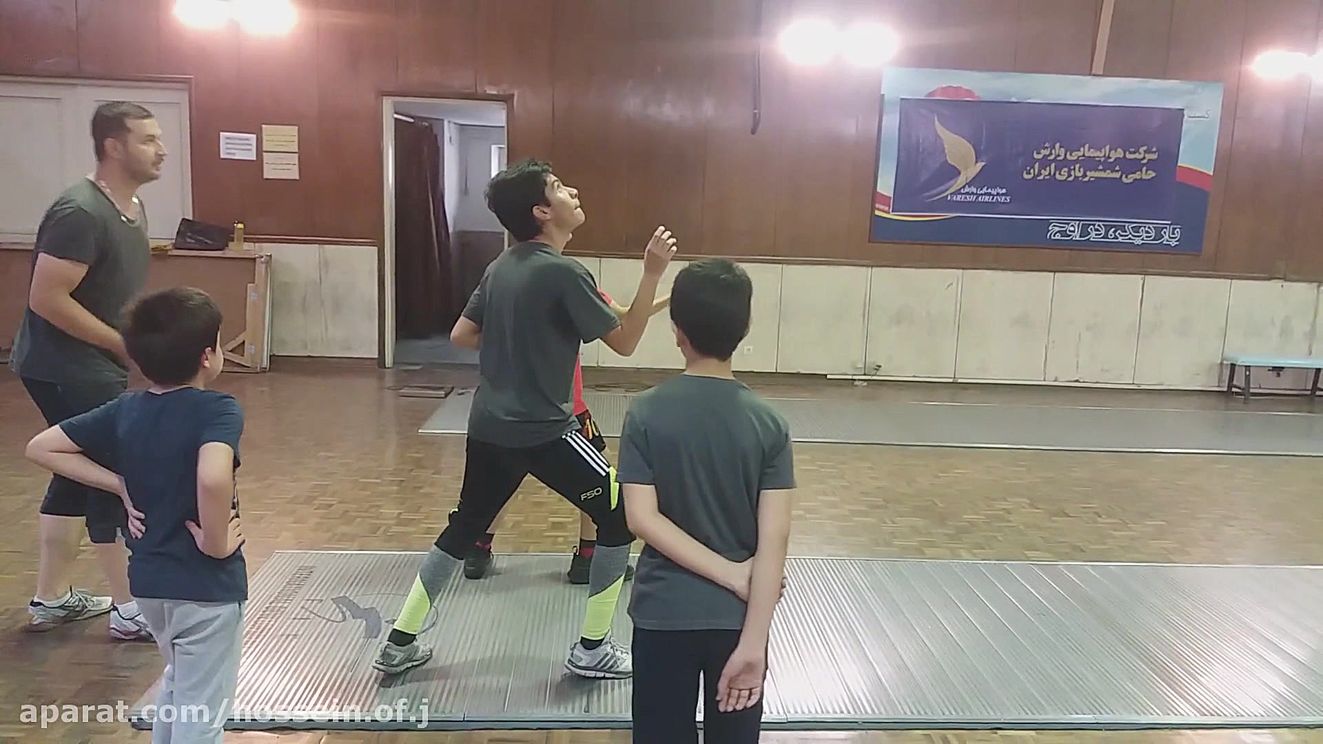 تمرین واکنشی شمشیربازی باشگاه...