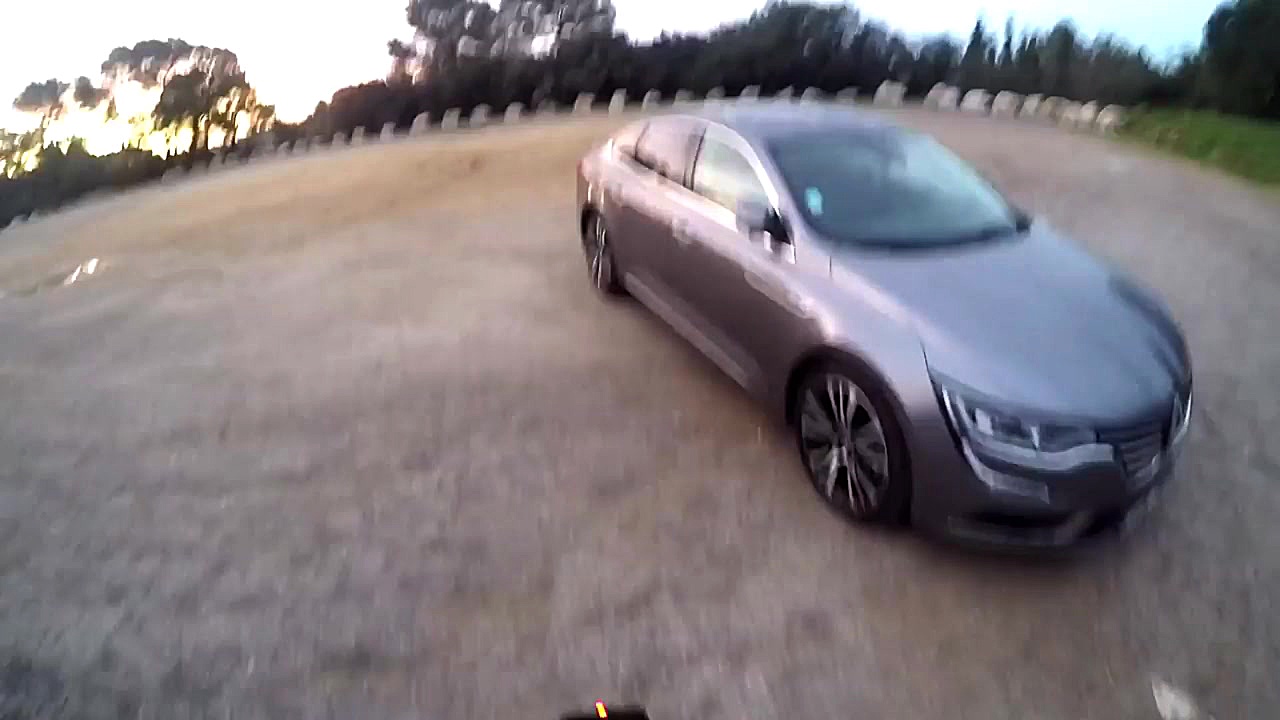 تجربه لذت رانندگی با رنو تالیس...