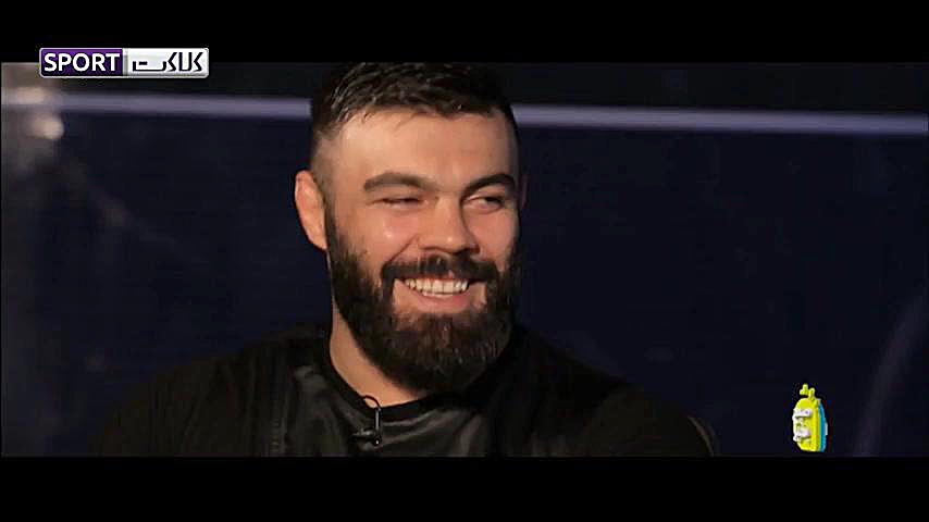 علاقه علی اکبری به فوتبال و با...