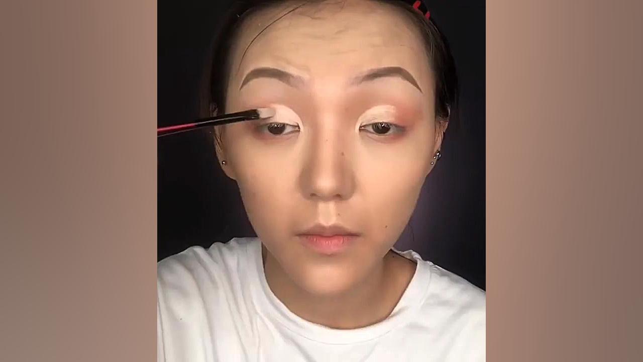 Beautiful Eye Makeup Tutorial...