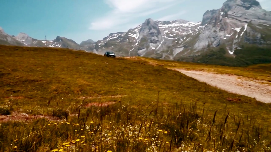 Почему Audi SQ8, а не BMW X6 и...