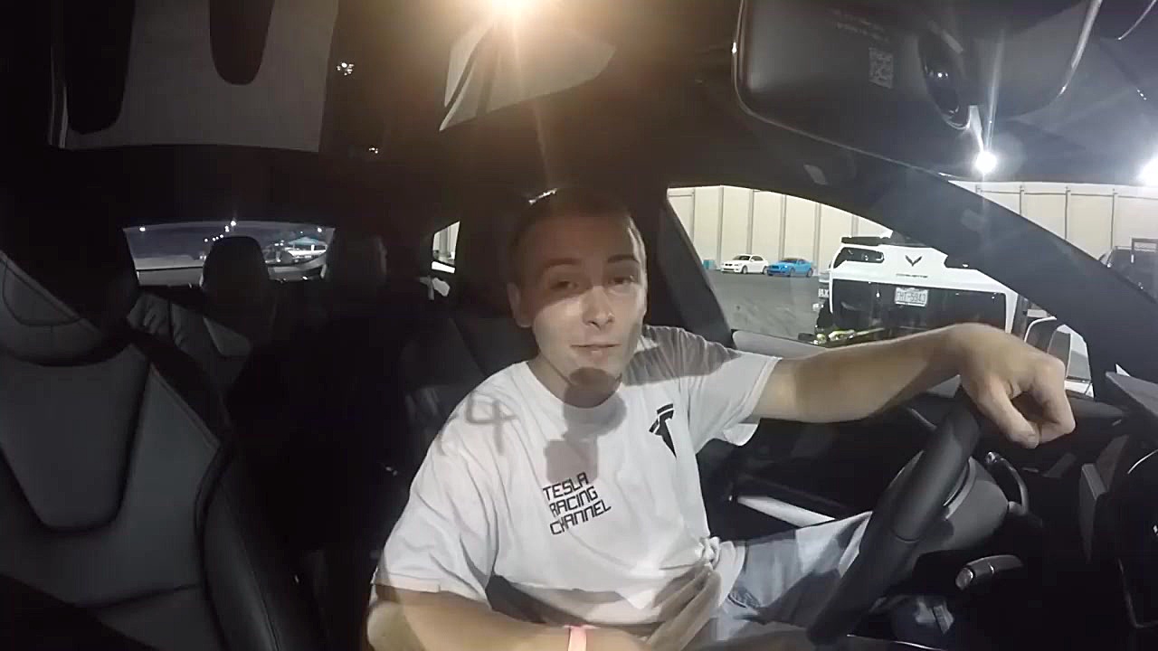 درگ فورد موستانگ و تسلا مدل S