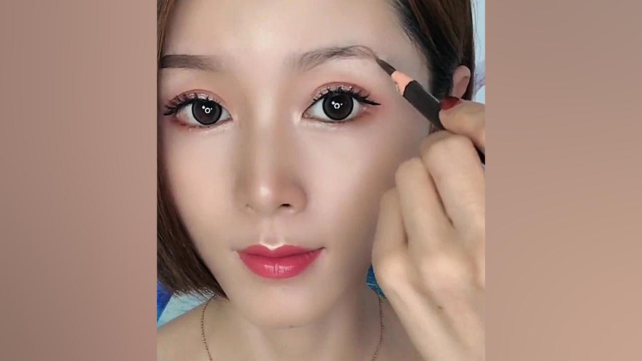 Beautiful Eye Makeup Tutorial...