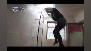 پارکور نفس‌گیر روی بام بر...