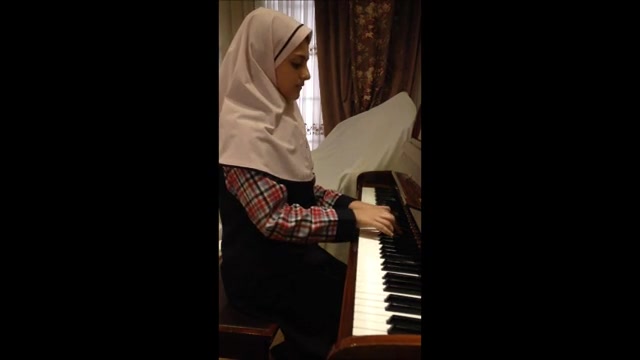 پیانیست جوان آیه امرجی Le Moul...