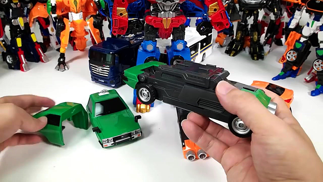 ماشین های اسباب بازی تبدیل شون...