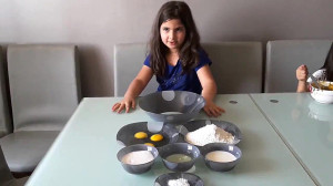 کیک اسفنجی خوشمزه